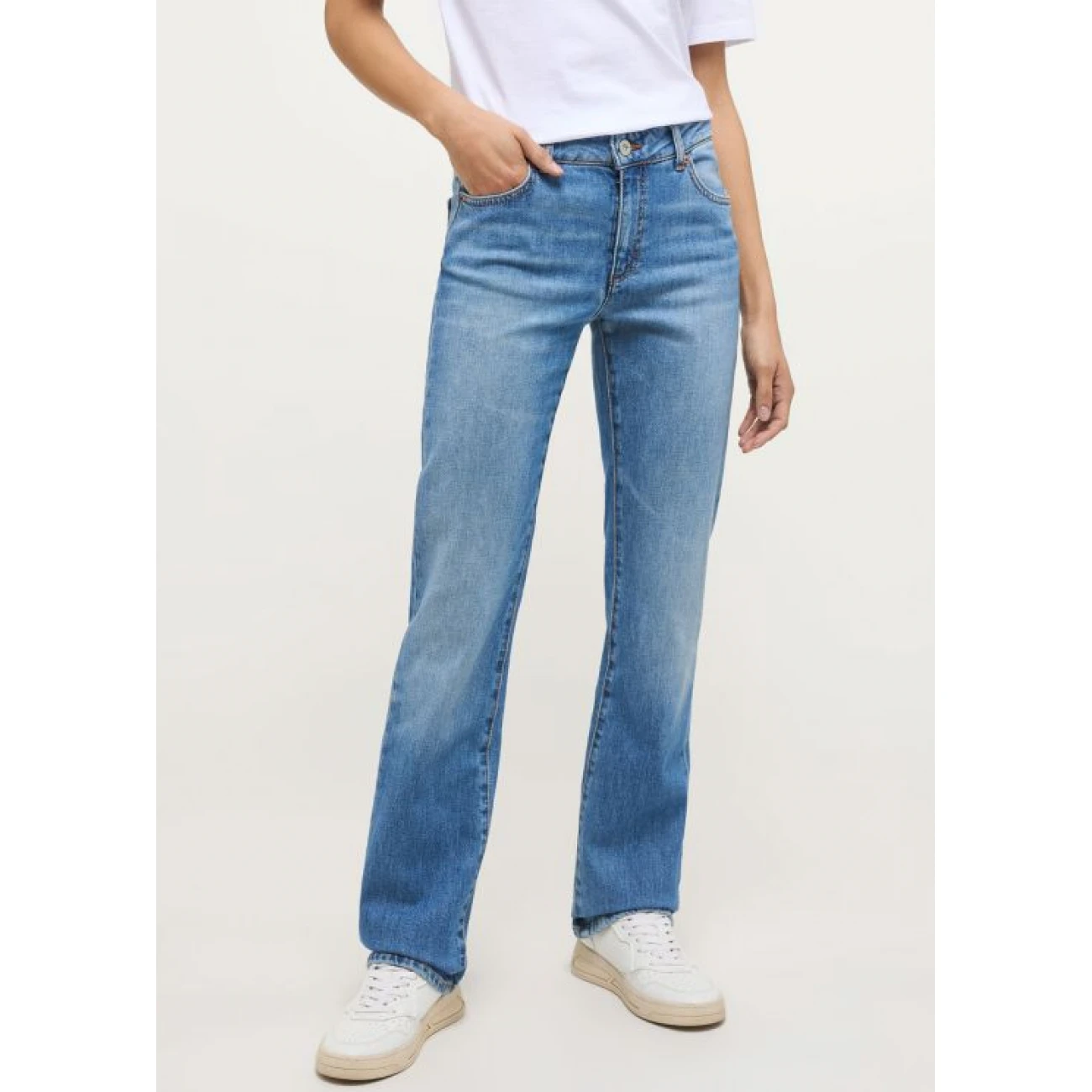 1013595-5000-402 Mustang Crosby Relaxed Straight