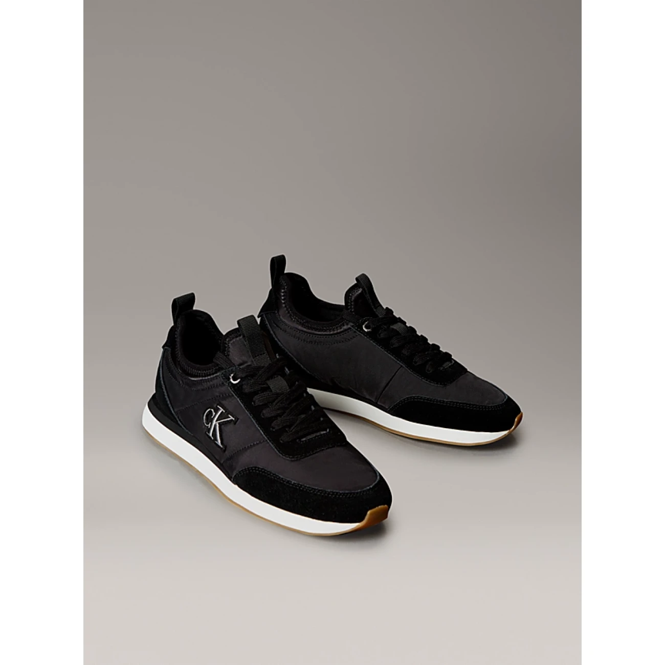 YW0YW020600GM Calvin Klein Retro Runner Laceup Sock