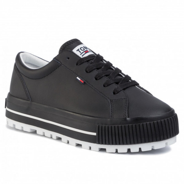 en0en00648-990 +Tommy Hilfiger Lowtop Cleated Sneaker