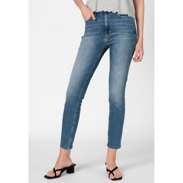 j20j2133231a4 Calvin Klein CKJ 021 Mid Rise Slim